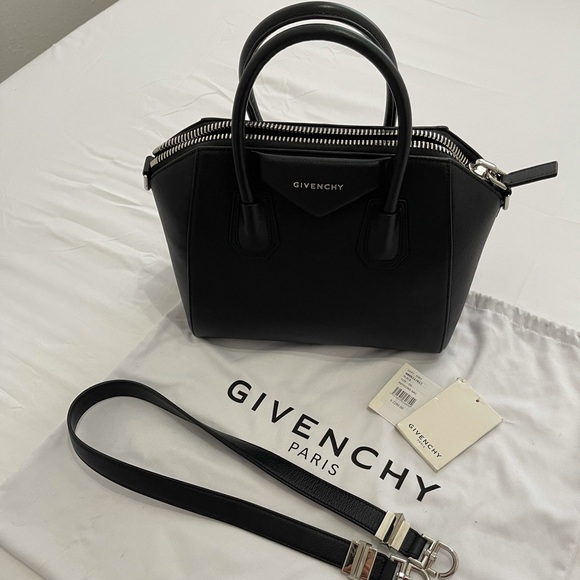 Givenchy Handbags - Givenchy Antigona Sugar Grain Goat Skin Small